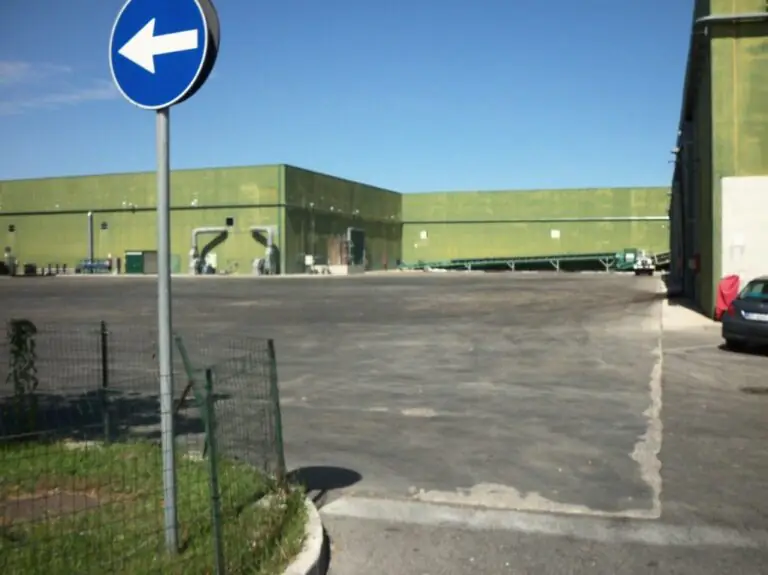 Città si risveglia tra i miasmi: “Puzza viene dallo Stir”