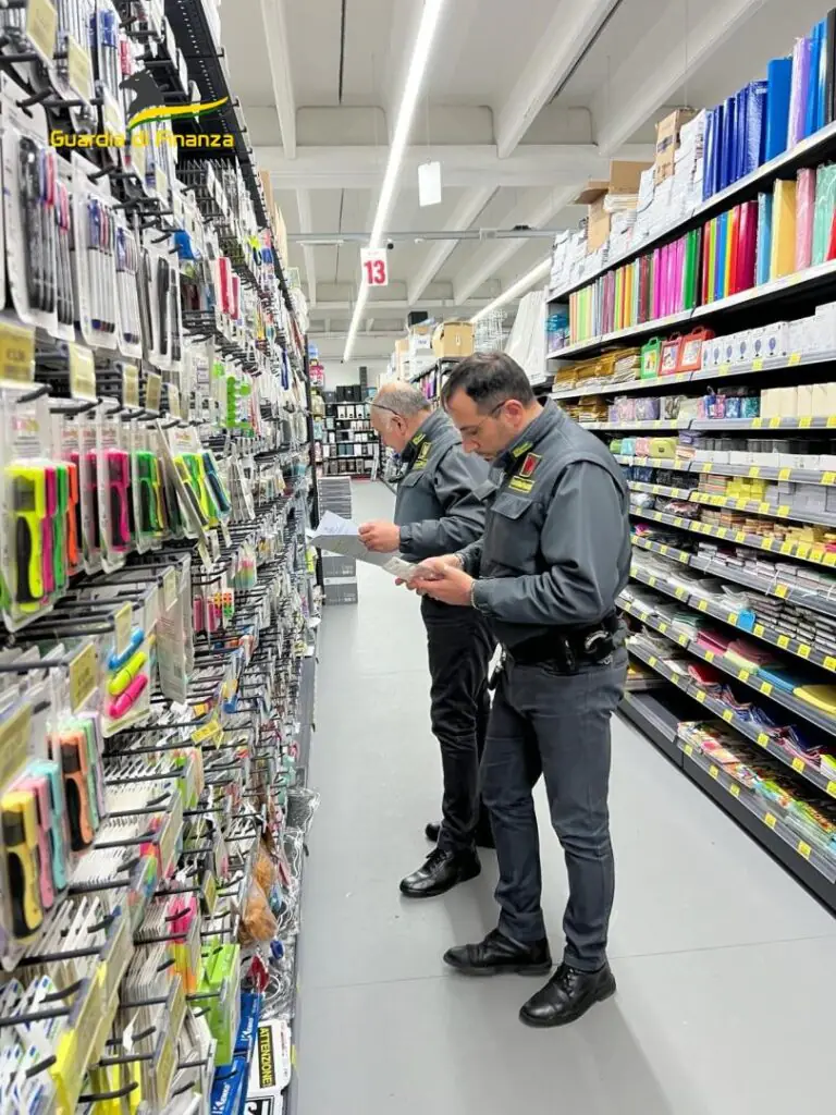 Finanza dai cinesi, scattano i sequestri