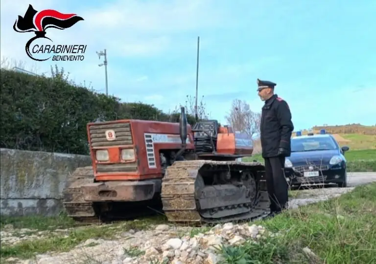 Carabinieri trovano trattore rubato più di 30 anni fa