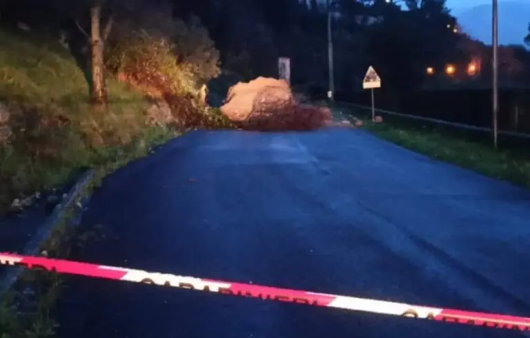 Maltempo colpisce duro, frana nel Casertano