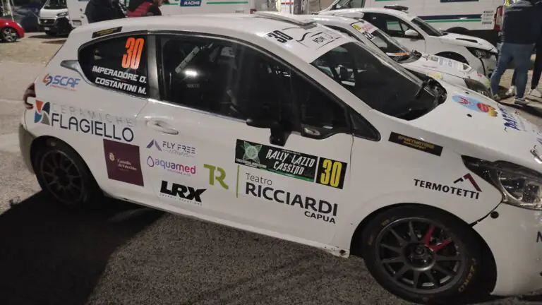 Rally del Lazio, sulla livrea della 208 il teatro casertano