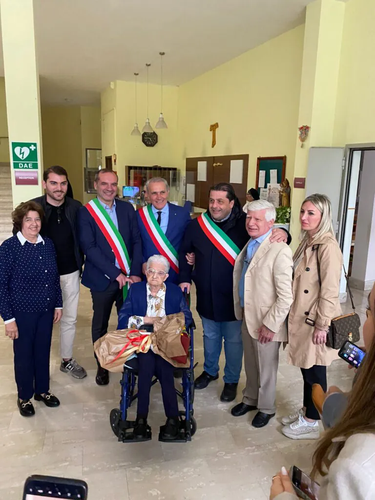 Curti festeggia i 100 anni della signora Antonietta