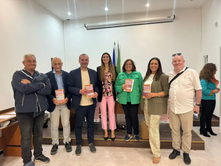 A Curti arriva la nipote di Andrea Camilleri, successo per Arianna Mortelliti alla rassegna ‘Incontri con l’autore’
