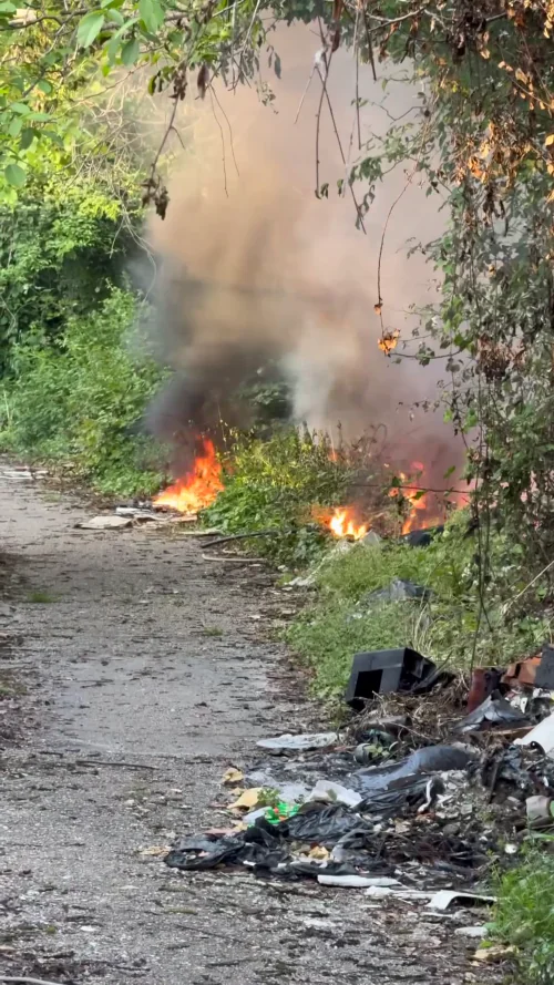 Rifiuti tossici prendono fuoco. La denuncia del consigliere Del Rosso