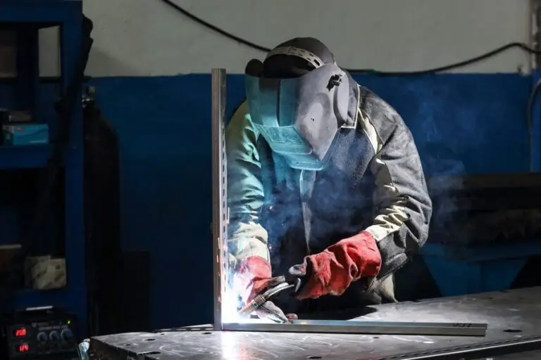 Importante azienda casertana cerca saldatore