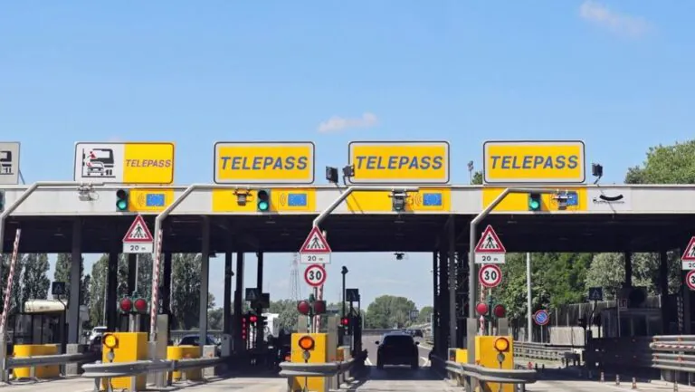 Stangata Telepass, aumenti fino al 113%: ecco come fare la disdetta