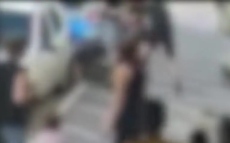 Rissa per una “toccatina” di troppo, tre denunce