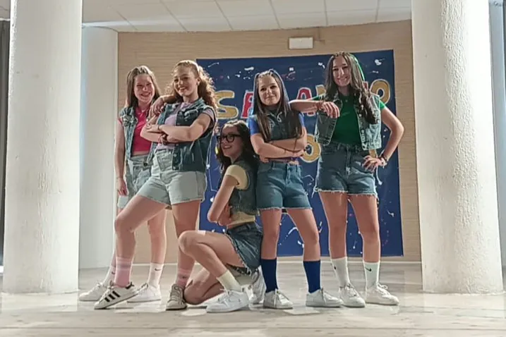 I.C. “Giovanni XXIII”: grande successo per lo spettacolo di fine anno