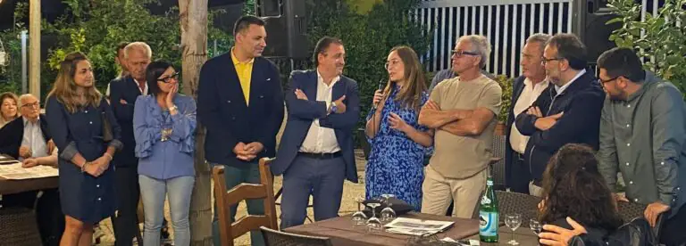 Il sindaco Petrella incontra i cittadini in piazza Castello: «Abbiamo lavorato per dare nuova vita al centro storico» 
