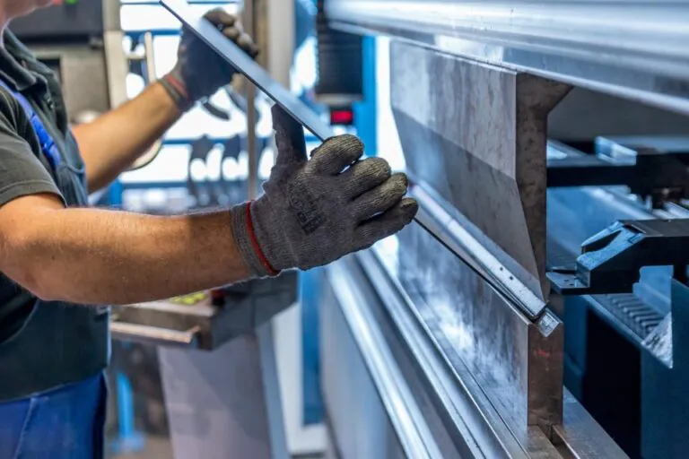 Importante azienda cerca carpentieri e assemblatori