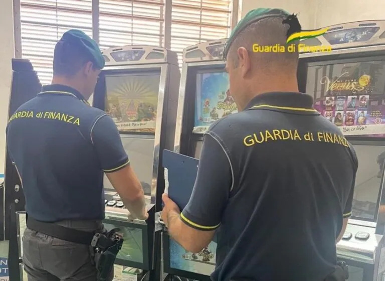 Scommesse del clan, in carcere per gioco d’azzardo: trovati pure i soldi