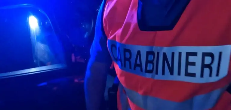 Litiga al bar e lo accoltella: scatta l’arresto