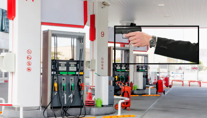 Ultim’ora shock: stesa contro distributore di benzina, danneggiate anche diverse auto. Si indaga