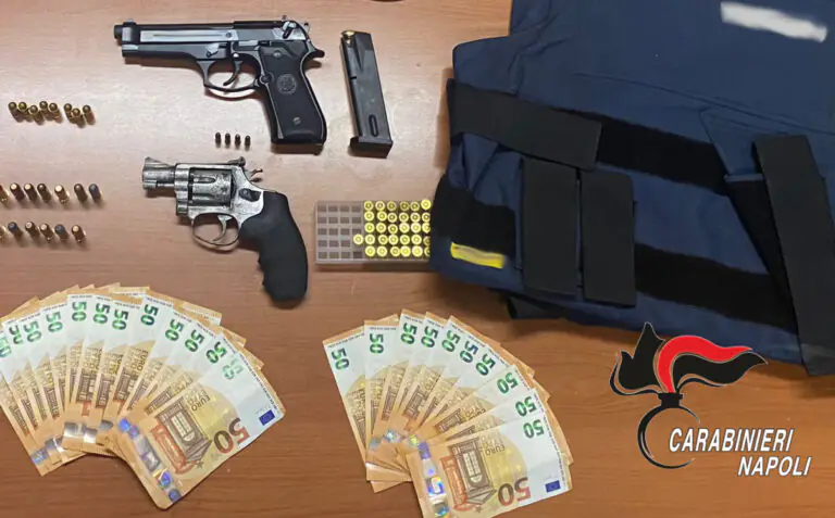 Carabinieri aprono box e trovano armi e proiettili
