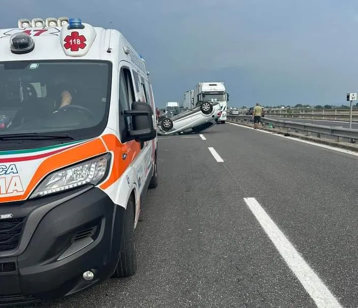 Grave incidente sulla variante, ci sono feriti