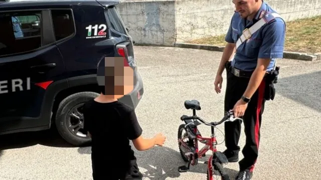 Bimbo di 8 anni esce in bici e madre non lo trova più: ore di angoscia