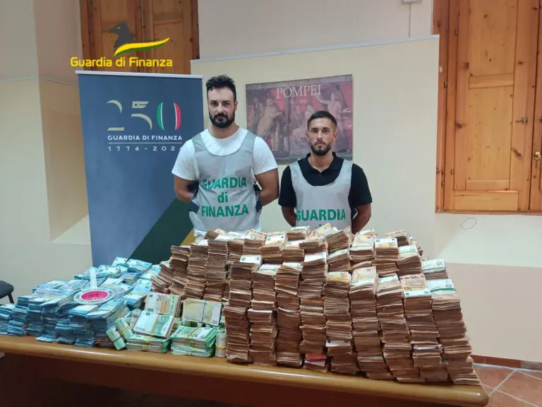 Finanza trova il tesoro del dentista: 8 milioni in contanti