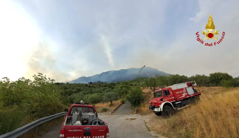 Brucia la montagna, in fiamme parco della memoria