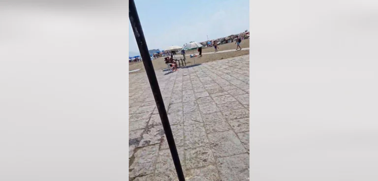 Blitz di Borrelli sulle spiagge libere: “Inosservato il divieto di balneazione, ancora operativi gli abusivi”