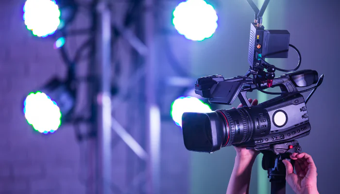 Casting per il film di Peppino di Capri “solo per i residenti in Campania”. Inizio delle riprese a ottobre