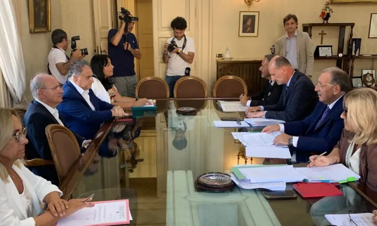 Sorveglianza innovativa con l’IA, il piano sicurezza svelato al Prefetto