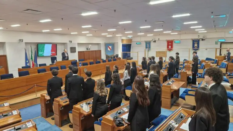Scuola: le proposte di legge di due scuole casertane raggiungono le commissioni legislative