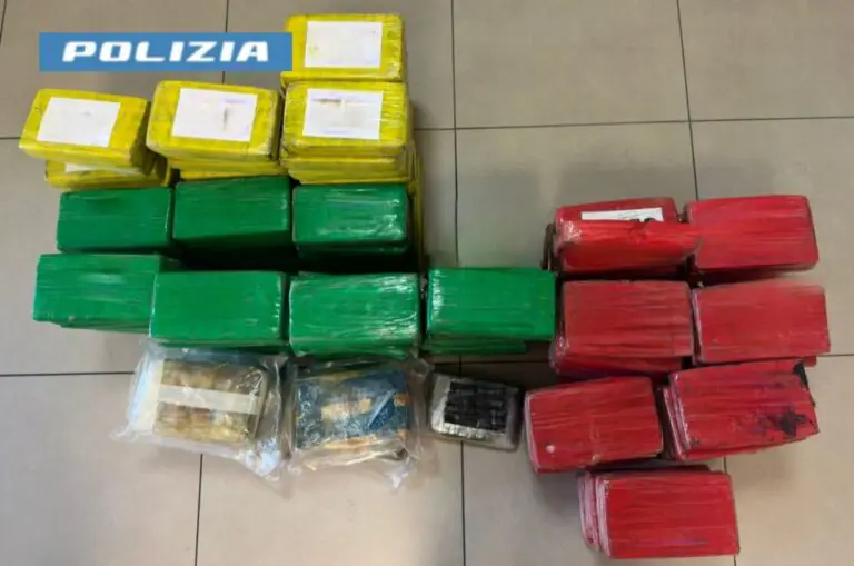 Carico da 30 milioni di euro di coca arriva dal mare, ecco il sequestro da record
