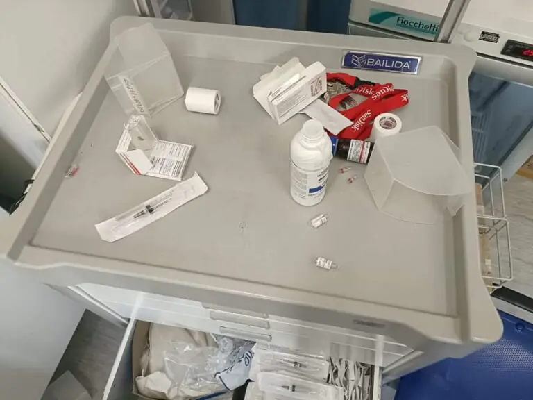 Paziente va in escandescenza al REMS e aggredisce il personale, infermiera resta ferita