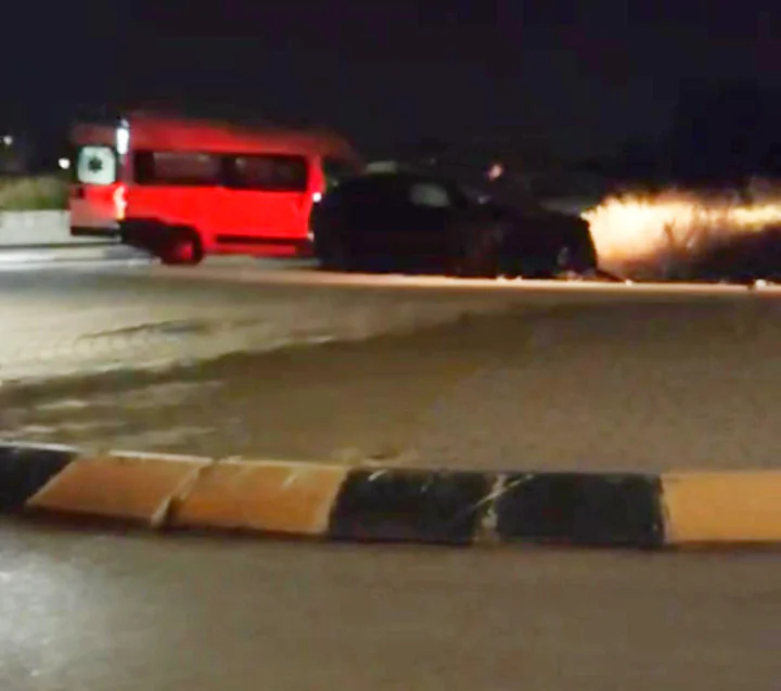 Si schianta a terra con la moto, centauro in ospedale