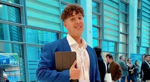 Schianto in moto, muore 22enne: era il coordinatore locale dei Giovani di Forza Italia