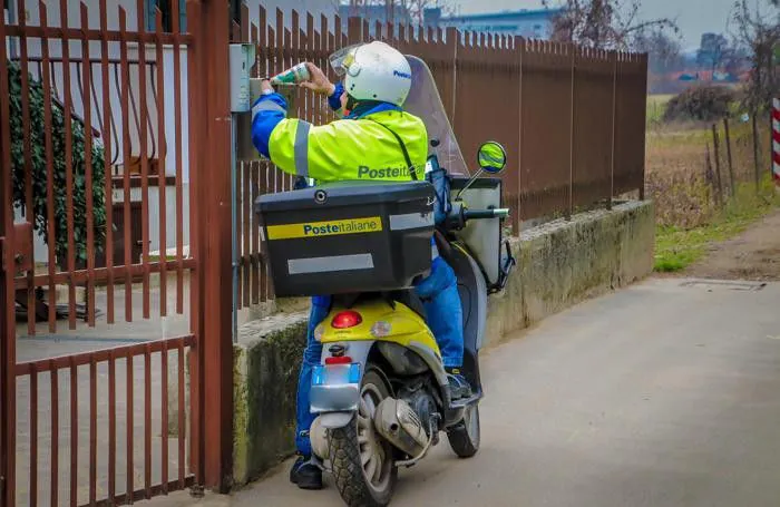 Poste Italiane cerca ancora portalettere in numerose province: domande in scadenza
