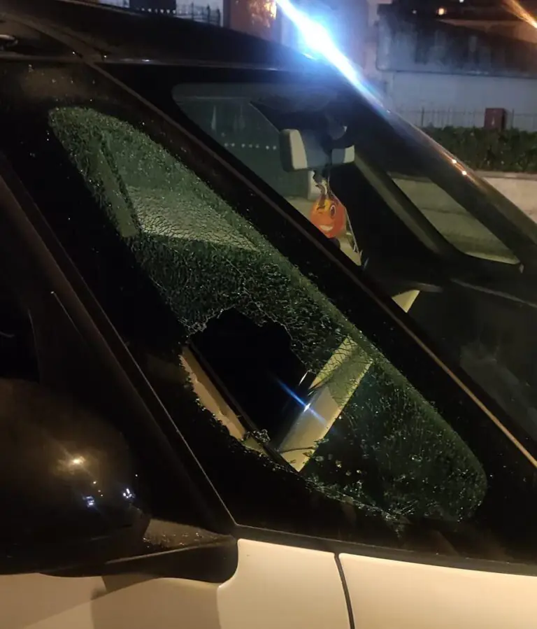 Emergenza ladri: assaltata un’auto sulla variante e rubata un’altra fuori scuola