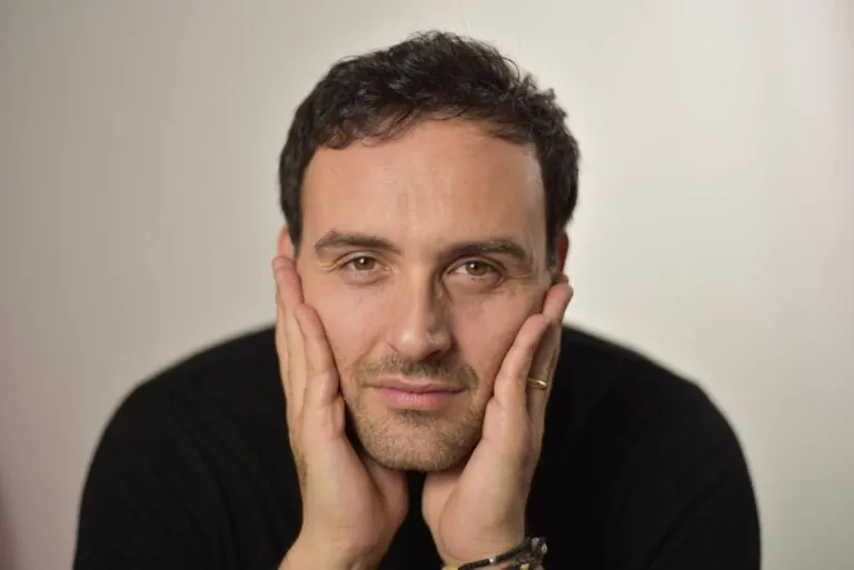 L’attore casertano approda a “Un posto al sole”: le date della fiction