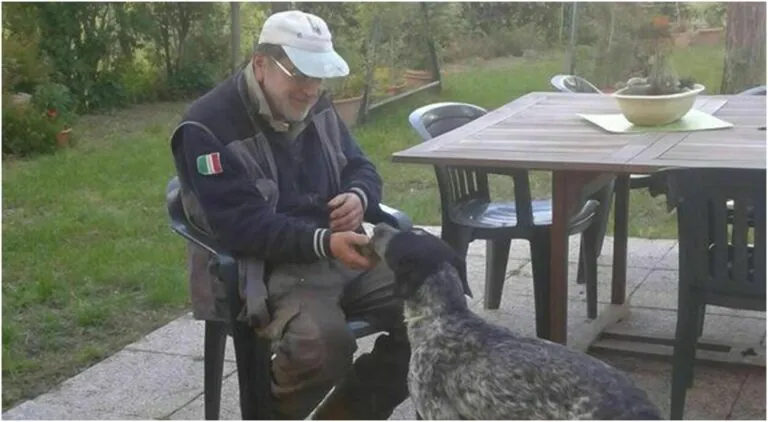 Muore soffocato in un tombino per salvare il suo cane fedele