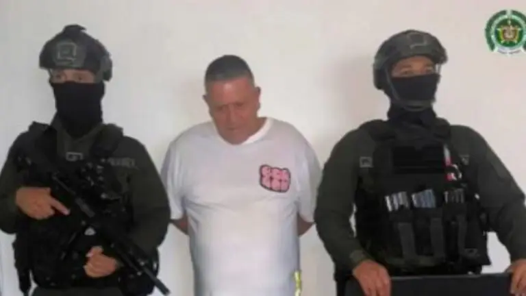 Narcos di camorra latitante preso in Colombia: tradito dal biliardo