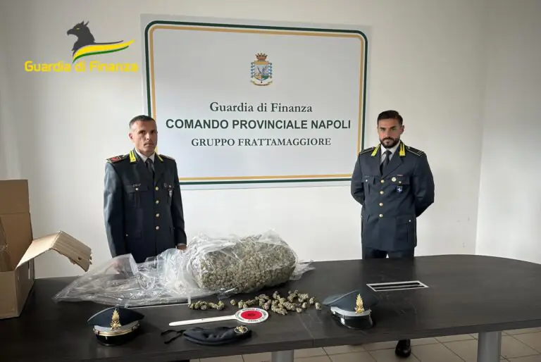 Beccato dai finanzieri con carico da 60mila euro di marijuana