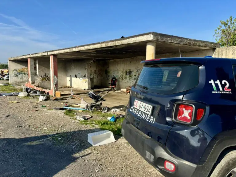 Carabinieri vanno nei campi rom e li trovano con Rolex e auto di lusso