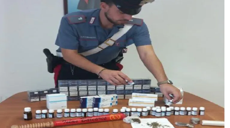Positivo ad alcol e medicine, in casa ha farmacia illegale