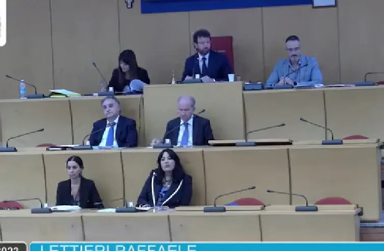 Ex sindaco querelato per gli insulti in Consiglio Comunale