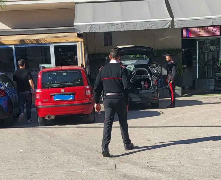 Badante tenta furto nella casa in cui lavora, finisce nei guai