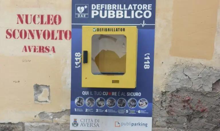 Defibrillatore pubblico rubato: “Questi dispositivi servono a salvare vite”