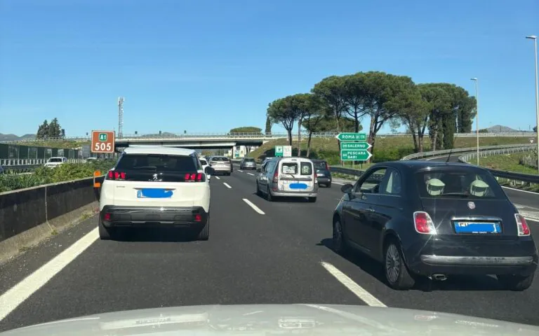 Carambola sull’autostrada, si bloccano due snodi: 3 km di coda
