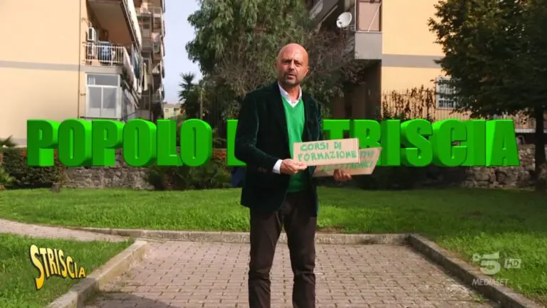 Carta Docente utilizzata per comprare elettrodomestici: blitz di Striscia