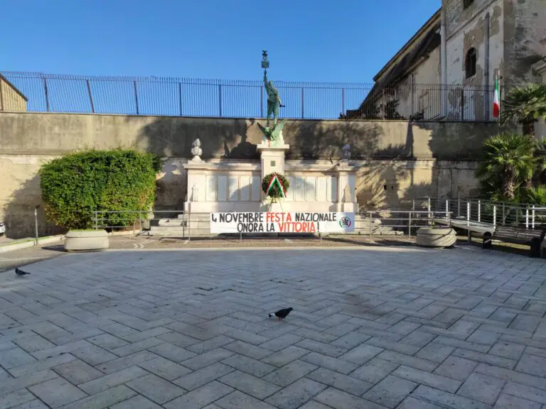 CasaPound invade Festa dell’Unità Nazionale, striscione rimosso