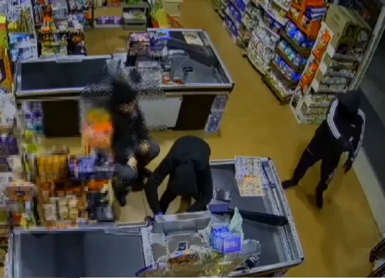 Rapina al supermercato, preso dalla polizia in autostrada