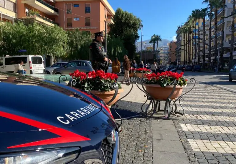Giovanissimo pestato dal branco, ordinanza per 6