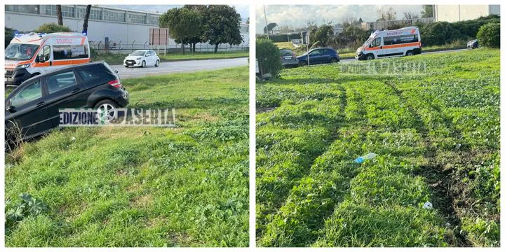 Incidente al solito punto: auto sbanda e finisce nella cunetta, c’è un ferito
