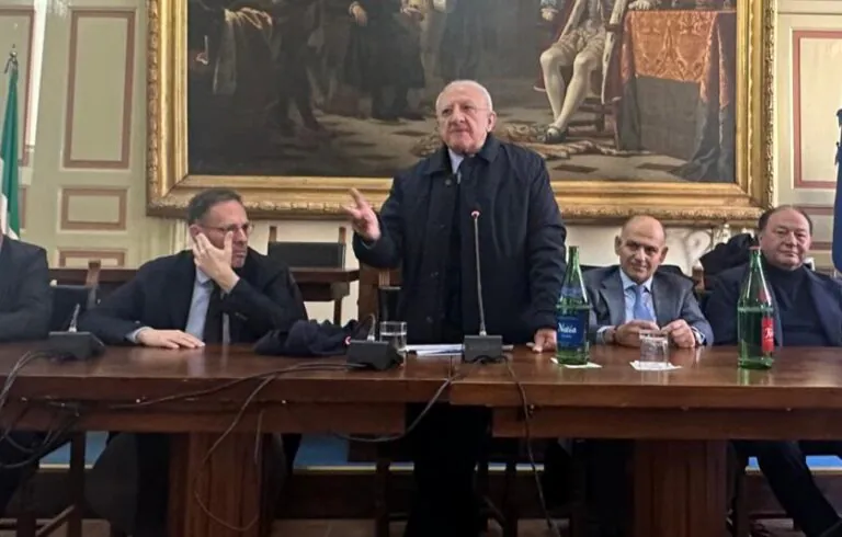 De Luca nel Casertano con 3 miliardi in tasca per la rete idrica