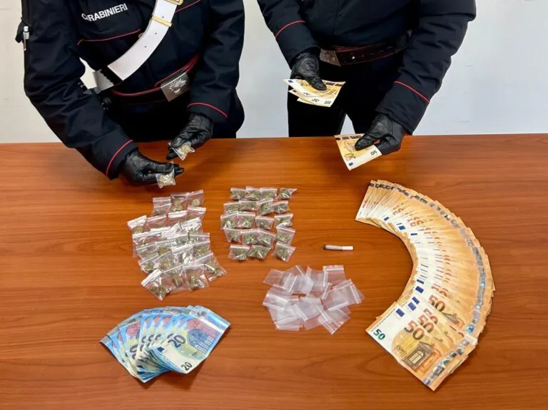 Spaccio di droga in provincia, 2 arresti