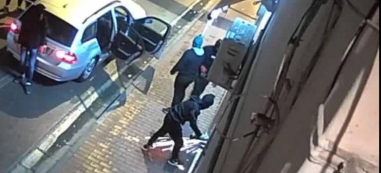 Banda della Bmw in azione: tentano raid notturno in un bar
